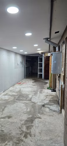  Hermosa Casa con Amplios Espacios y Excelente Distribución.