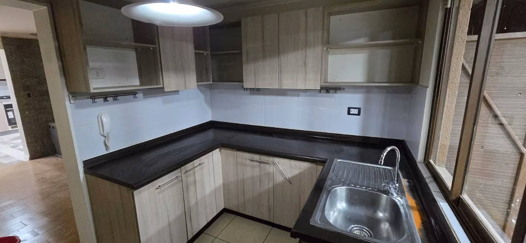  Hermosa Casa con Amplios Espacios y Excelente Distribución.