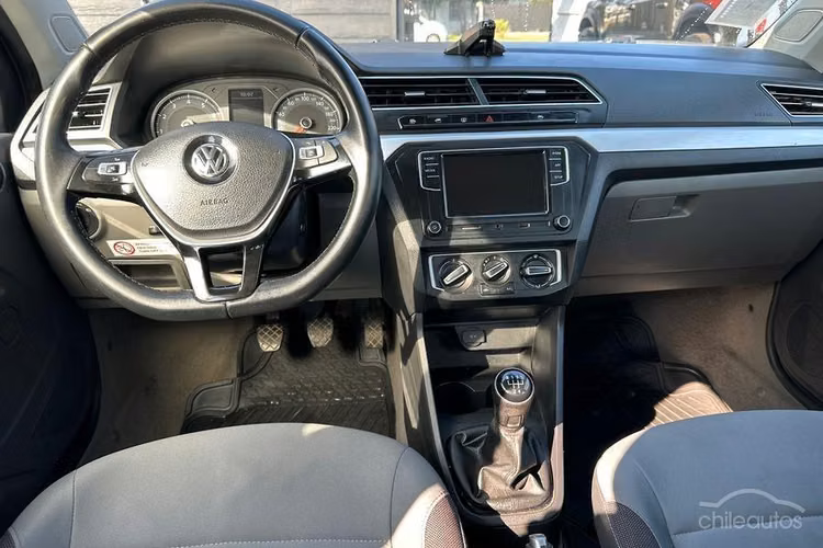 Volkswagen Voyage 1.6 HIGHLINE 4X2 AC 2AB MT 4P.