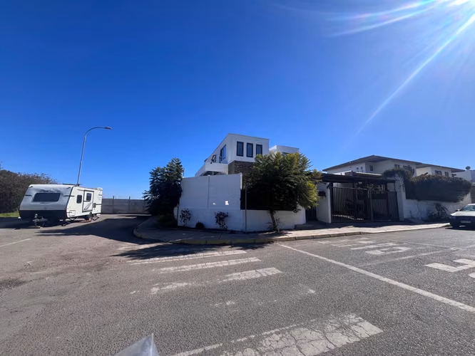 Casa en sector exclusivo de 4 D 5B (122711)