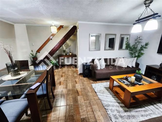 Venta casa Maipú 3D + 2B + quincho + estacionamiento 82 mt2