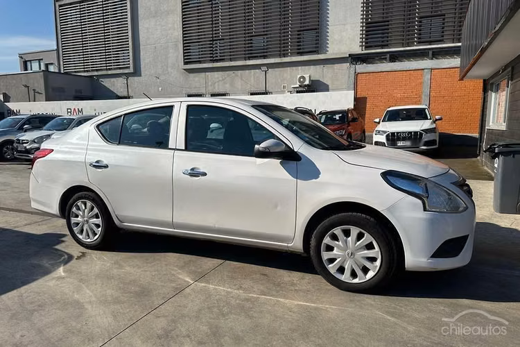 Nissan Versa 1.6 SENSE 4X2 MT 4P.