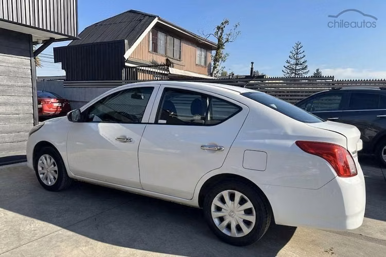 Nissan Versa 1.6 SENSE 4X2 MT 4P.