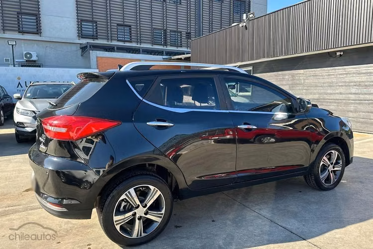 Jac Js2 1.5 LUXURY 4X2 BICOLOR MT 5P. - Imagen 4