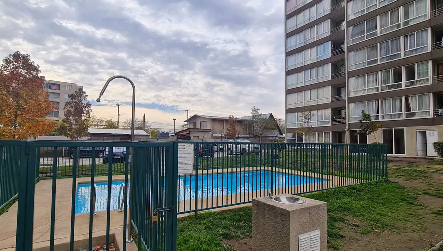 Departamento 3 dormitorios 1 baño y estacionamiento. Salas 8973 La Cisterna