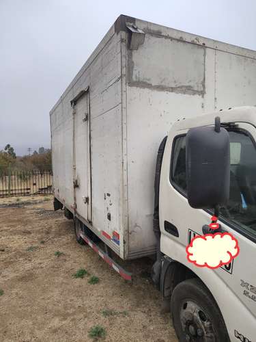 HINO XZU 5.9 AC 2020 | CARROCERÍA CERRADA | POCOS KM - Imagen 3