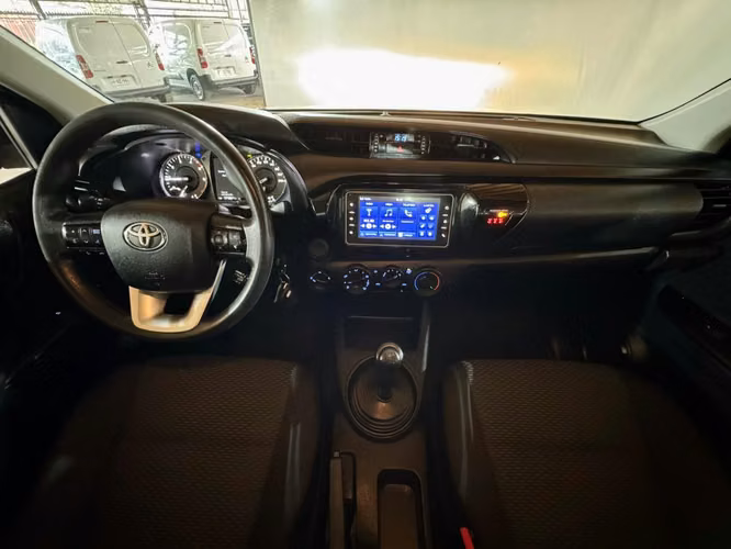 TOYOTA HILUX DX 4X4