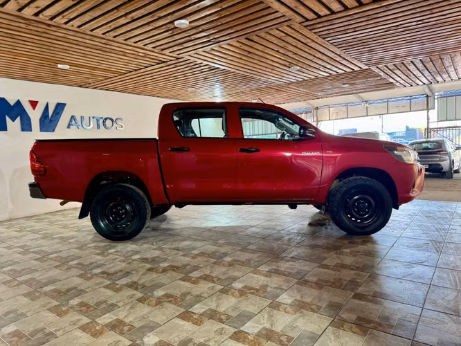 TOYOTA HILUX DX 4X4