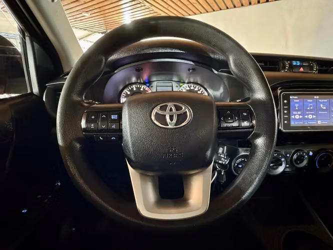 TOYOTA HILUX DX 4X4