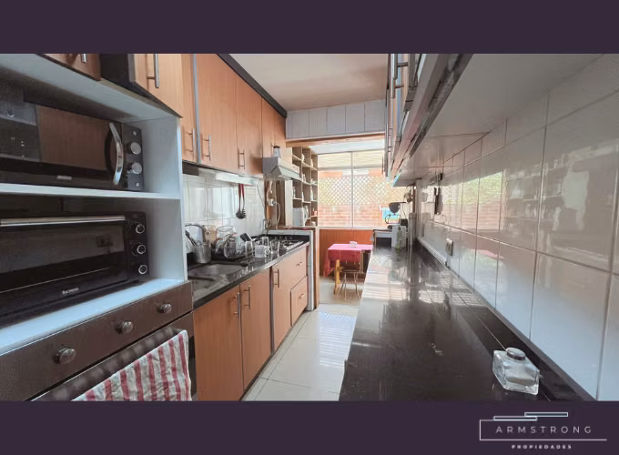 VENTA MANUEL MONTT DEPARTAMENTO CON PATIO Y 4 DORMITORIOS