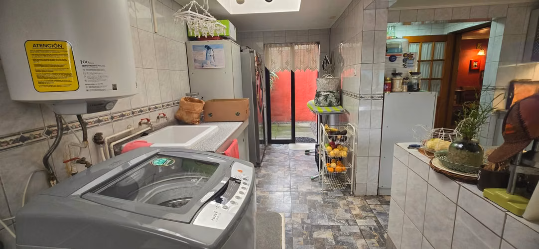 SE VENDE GRAN CASA, 4 DORMITORIOS, CHIGUAYANTE.