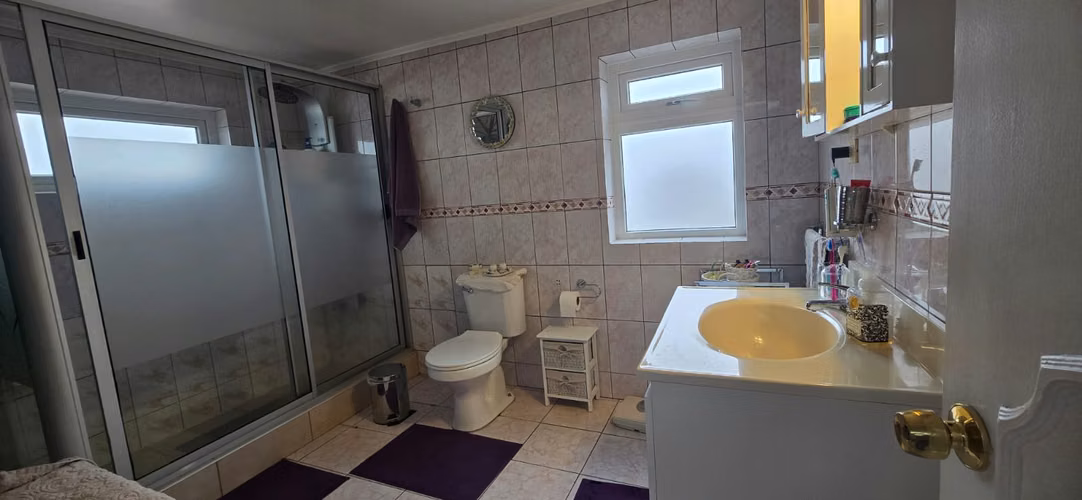 SE VENDE GRAN CASA, 4 DORMITORIOS, CHIGUAYANTE.