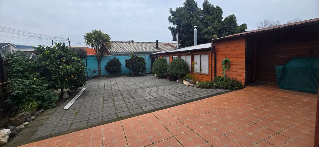 SE VENDE GRAN CASA, 4 DORMITORIOS, CHIGUAYANTE.
