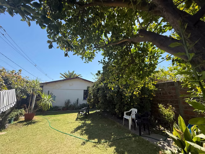Casa Amplia con Excelente Conectividad     (170829)