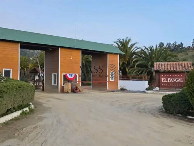 VASS VENDE CASA ESTILO LOFT CON GRAN TERRENO HACIENDA EL PANGAL CASABLANCA