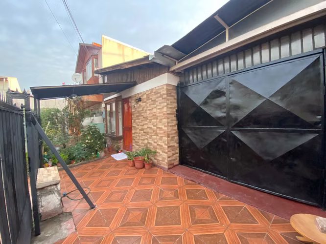 Venta de casa en sector residencial La Granja (170840)