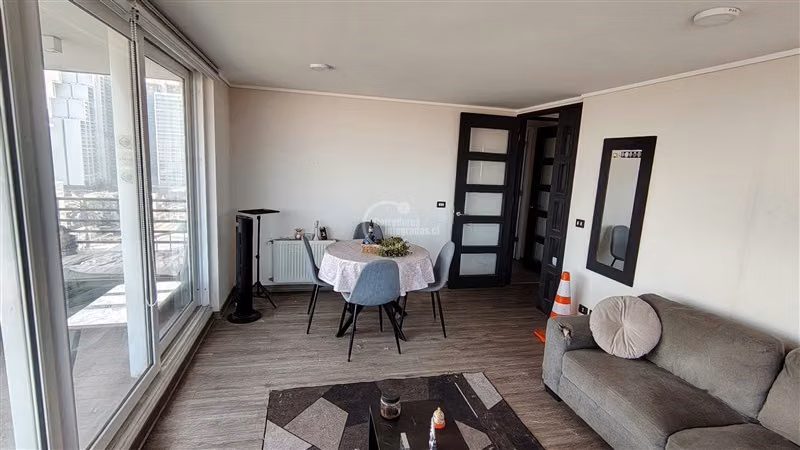 Departamento en venta de 2 dorm. en La Reina