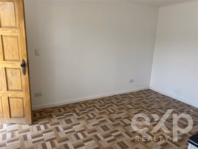 Casa en arriendo de 2 dorm. en La Cisterna