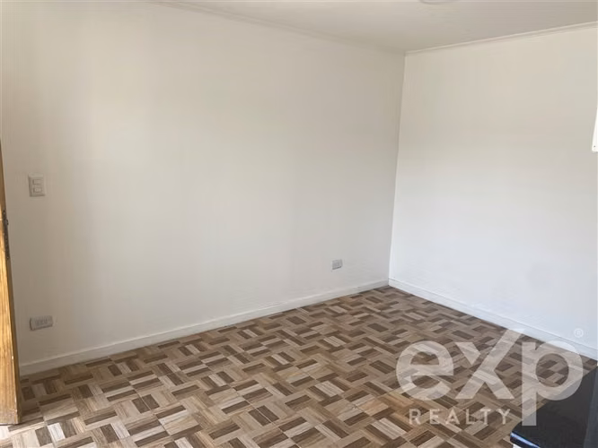 Casa en arriendo de 2 dorm. en La Cisterna