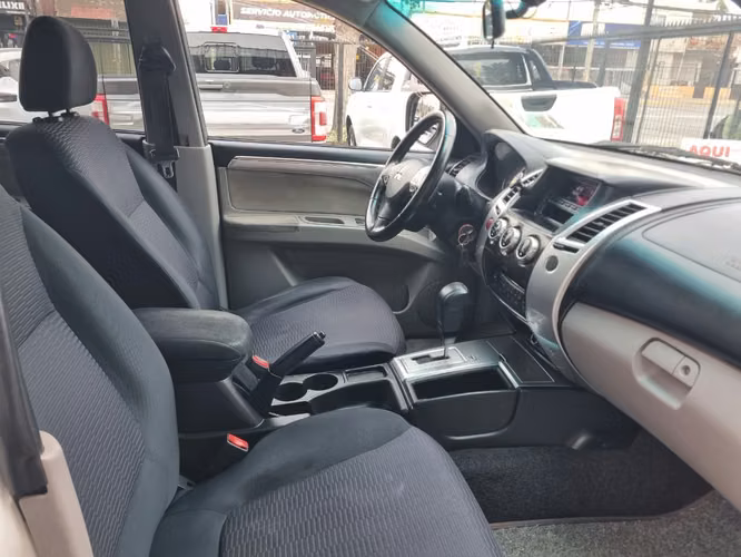MITSUBISHI MONTERO AUTOMATICA - Imagen 9