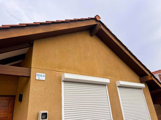 Moderna con persianas roller aluminio (170864)