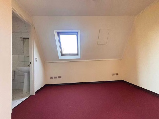 VENDO COMODA CASA EN VILLA JUAN PABLO II  (170866)