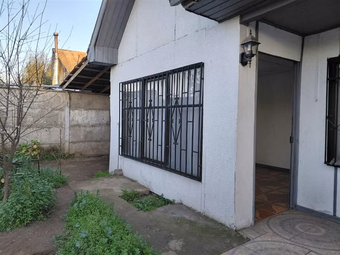 Se vende casa de un piso. Talca, sector suroriente.