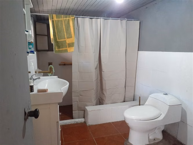 Se vende casa de un piso. Talca, sector suroriente.