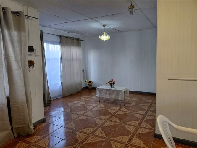 Se vende casa de un piso. Talca, sector suroriente.