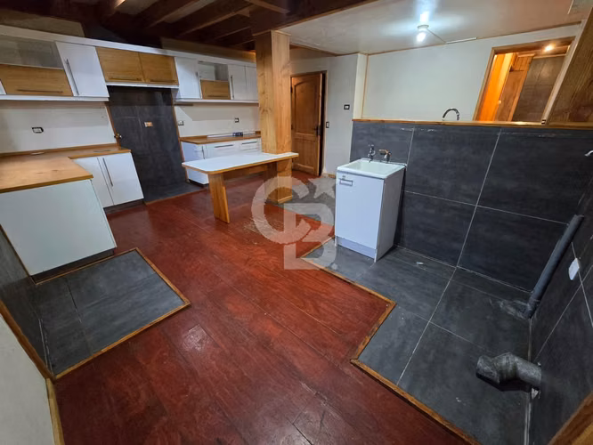 Amplia Casa en Puerto Montt: Cálida, Luminosa y Céntrica
