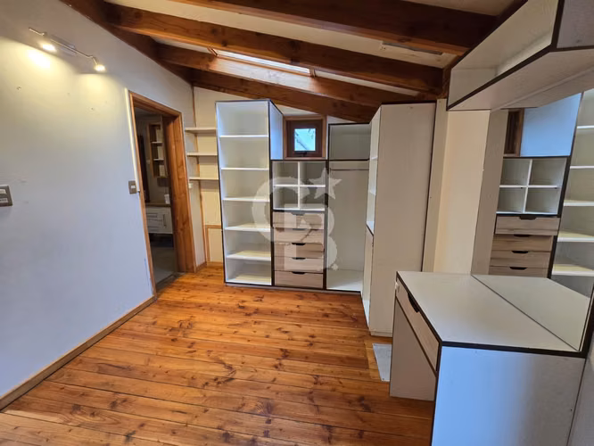 Amplia Casa en Puerto Montt: Cálida, Luminosa y Céntrica
