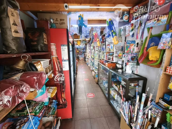 Propiedad comercial con botillería y vivienda, Padre Hurtado