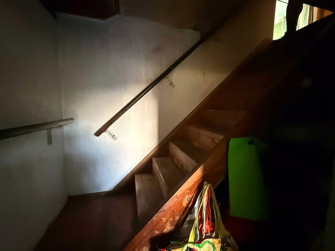 Casa amplio terreno, 2 pisos 4 habitaciones (170901)