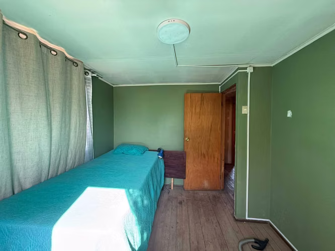 Casa amplio terreno, 2 pisos 4 habitaciones (170901)