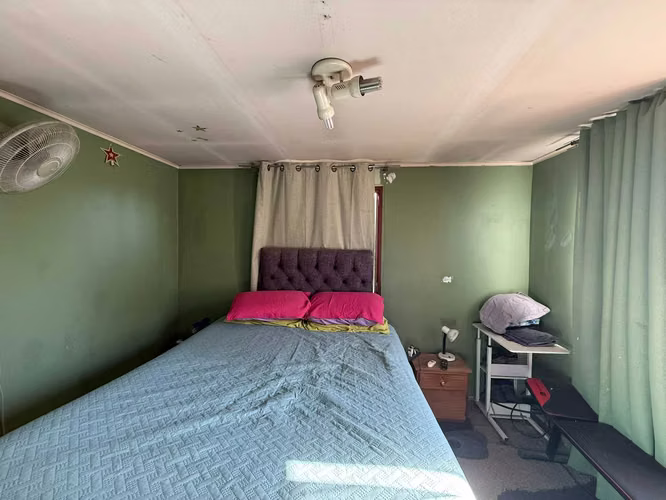 Casa amplio terreno, 2 pisos 4 habitaciones (170901)