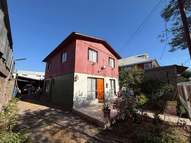 Casa amplio terreno, 2 pisos 4 habitaciones (170901)