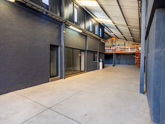 Oportunidad Galpon 300 m2 en Cerrillos  (170902)