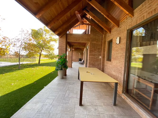 Preciosa  casa Hacienda 6d/5 baños piscina (170909)
