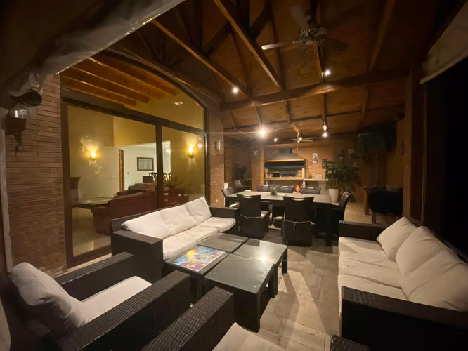 Preciosa  casa Hacienda 6d/5 baños piscina (170909)