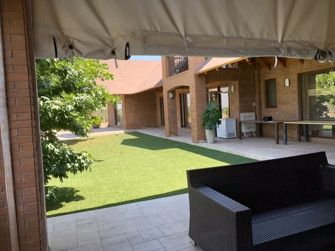 Preciosa  casa Hacienda 6d/5 baños piscina (170909)