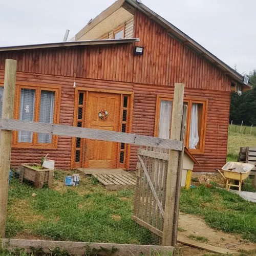SE VENDE PARCELA DE AGRADO CON 2 CASAS + TINAJA EN VILCÚN !