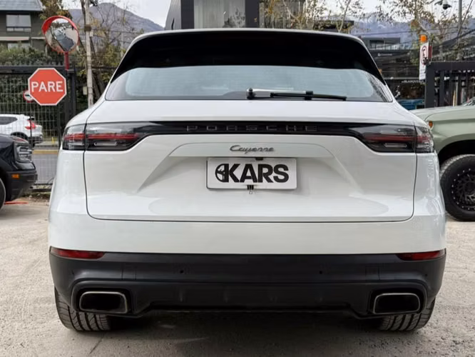 PORSCHE CAYENNE  2018