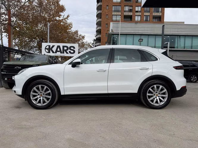 PORSCHE CAYENNE  2018