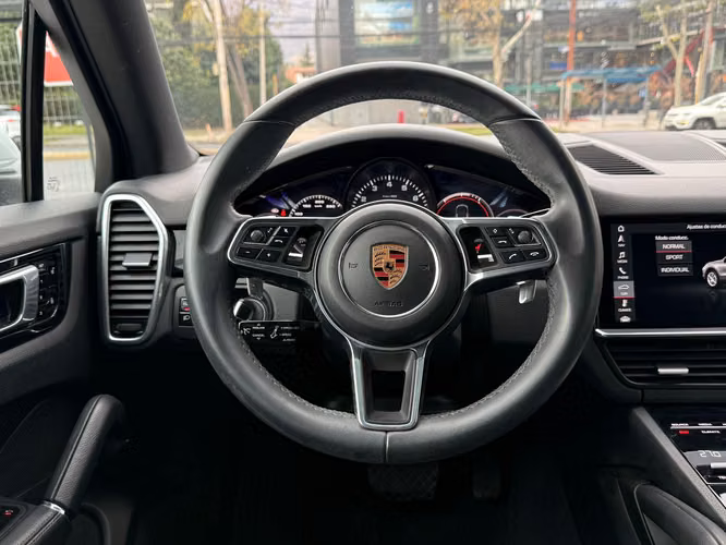 PORSCHE CAYENNE  2018