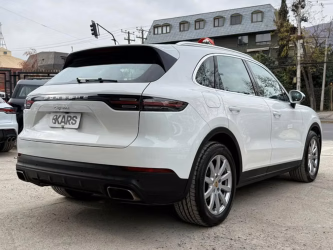 PORSCHE CAYENNE  2018