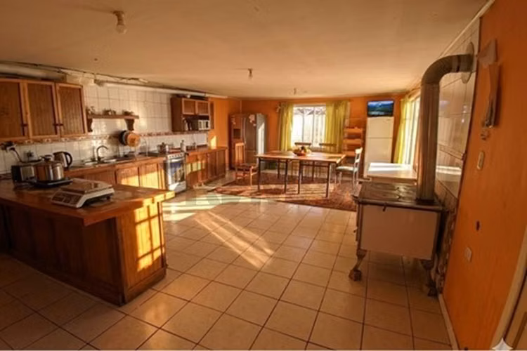Amplio galpón, local, casa, terreno en melipilla