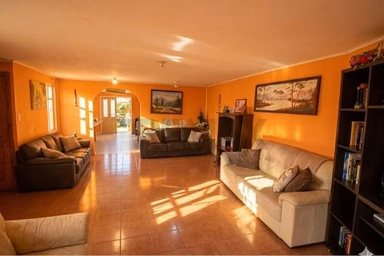Amplio galpón, local, casa, terreno en melipilla