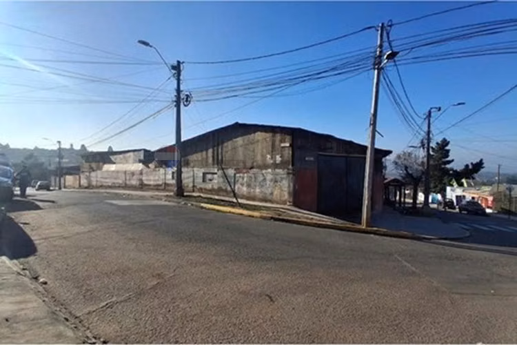 Amplio galpón, local, casa, terreno en melipilla