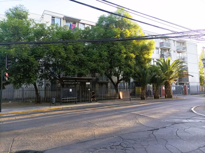 Emiliano Zapata. Av Recoleta. Metro Dorsal (170981)