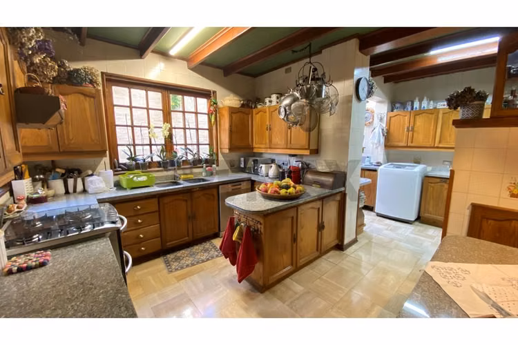 Elegante casona en recreo | 383 m² | 6d 4b